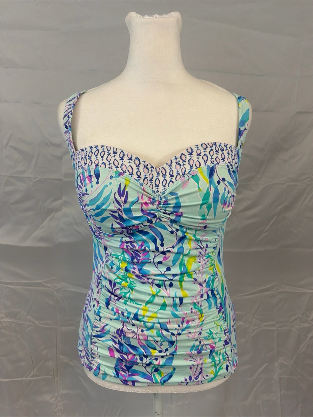 Lilly Pulitzer hibiscus tankini blue oasis tint swimsuit top Size 10